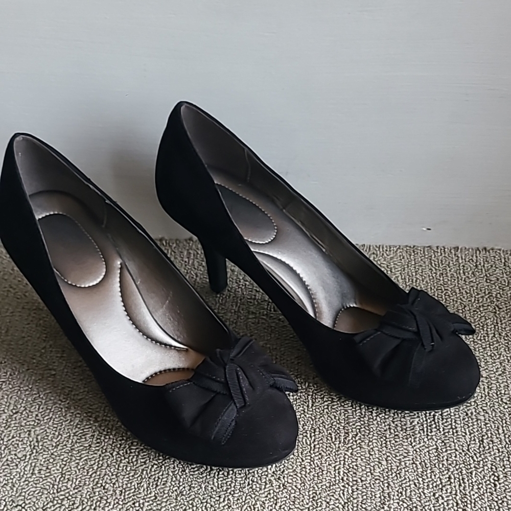 Black suede Women's Heels with Bow